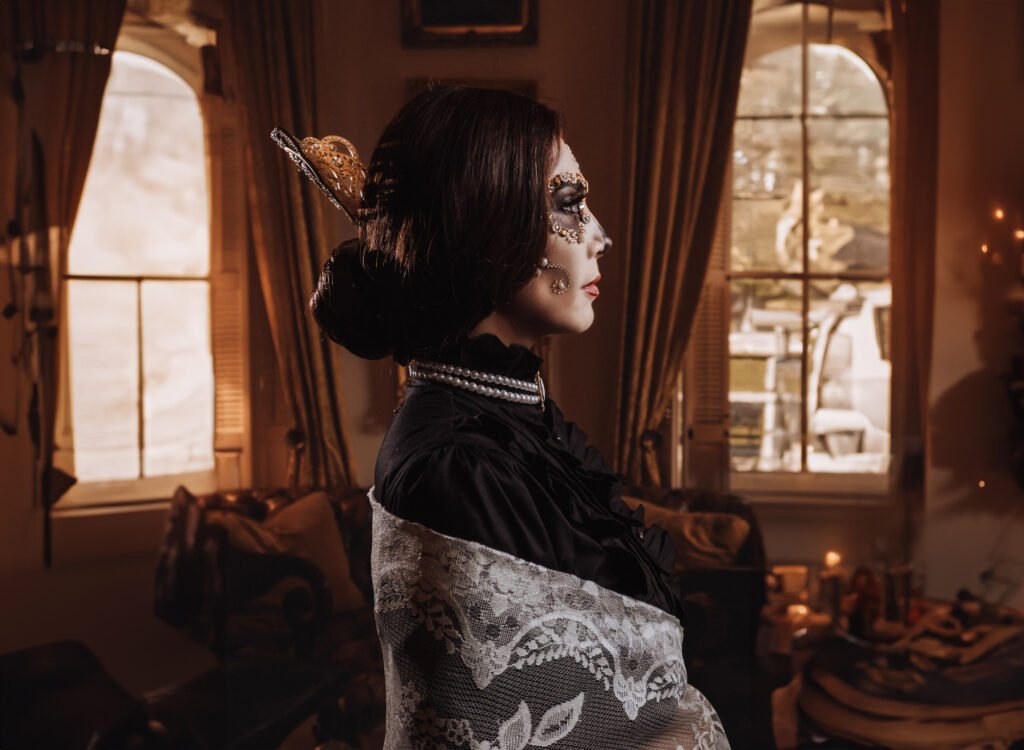 A living symbol of Mexican resilience, Catrina Josefa celebrates the legacy of La Corregidora through cultural fashion.